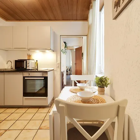 Lejlighed Marx - In Zentraler Lage - Ideal Fuer 2 Personen Mit Waschmaschine Und Gratis Wlan