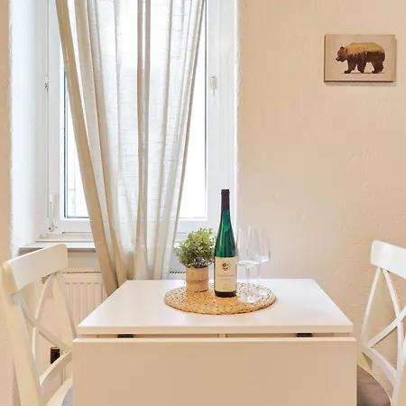 Marx - In Zentraler Lage - Ideal Fuer 2 Personen Mit Waschmaschine Und Gratis Wlan Lejlighed