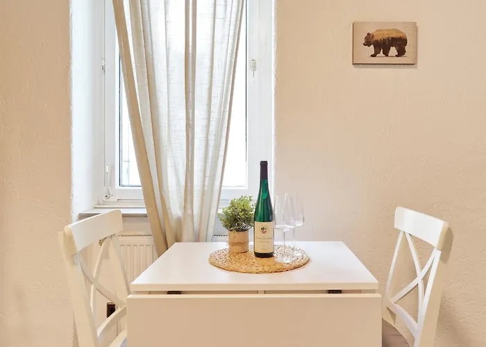 Marx - In Zentraler Lage - Ideal Für 2 Personen, Mit Waschmaschine Apartment