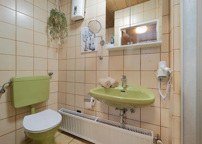 Marx - In Zentraler Lage - Ideal Für 2 Personen, Mit Waschmaschine *